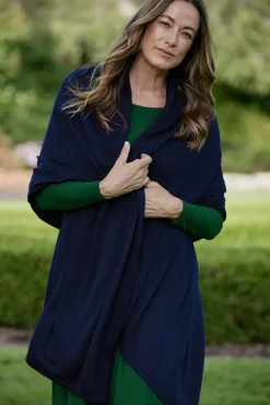Bamboo & Recycled Cashmere Wool Travel Wrap - Dark Navy