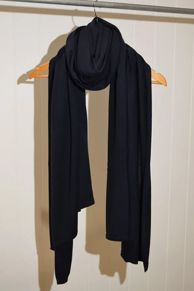 Bamboo & Recycled Cashmere Wool Travel Wrap - Dark Navy