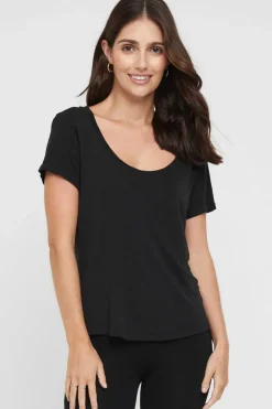 Classic Scoop Neck - Black